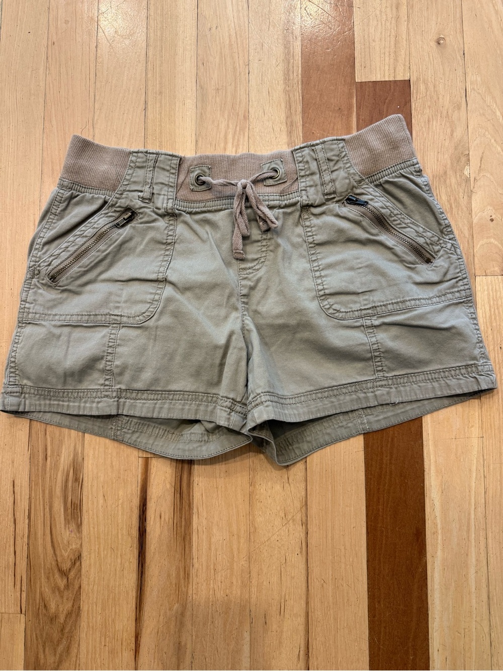 Maurices Size Small Casual Drawstring Women's Shorts - khaki